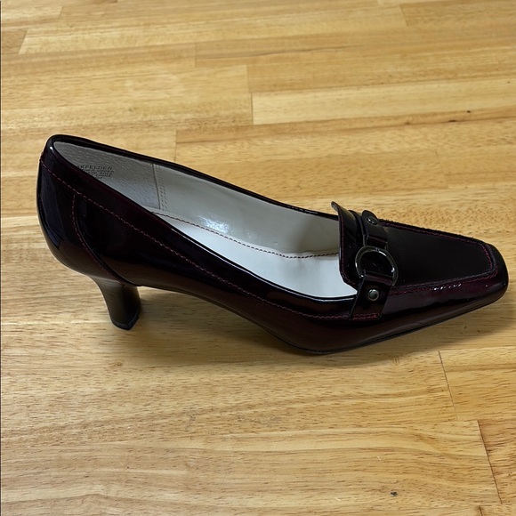Anne Klein Shoes - AK Anne Klein Wine Colored I-flex Heels Size 7